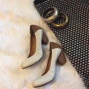 Cream and brown leather Bata heels